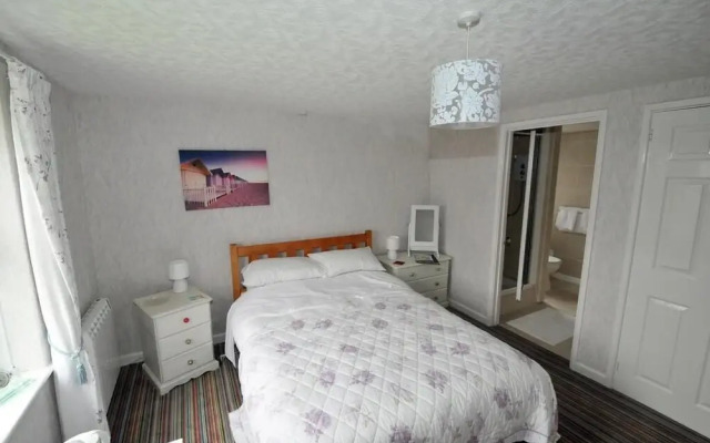 Treviglos Lodge Bed  Breakfast