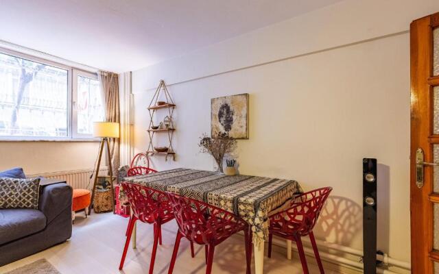 Cozy and Eclectic Apartment near Trendy Attractions of Tesvikiye