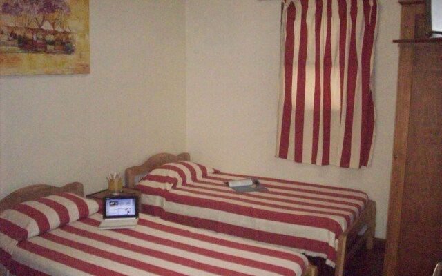 Tana-Jacaranda - Hostel