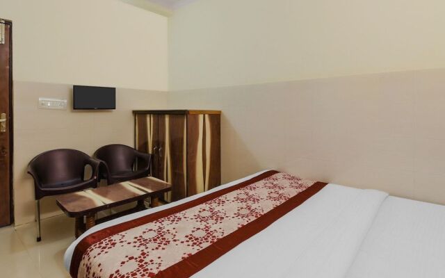 OYO 22322 Hotel Discovery Inn