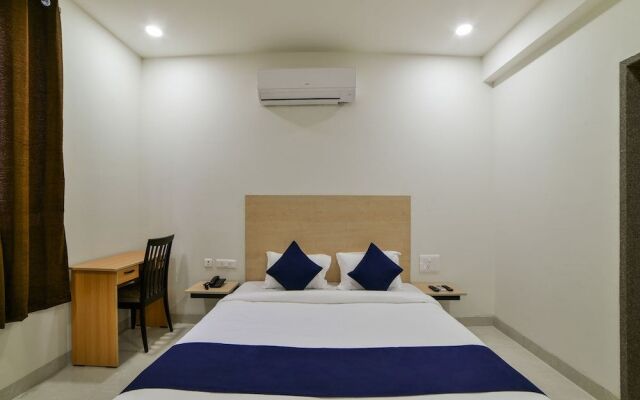 OYO 18833 SilverKey Babylon Whitefields