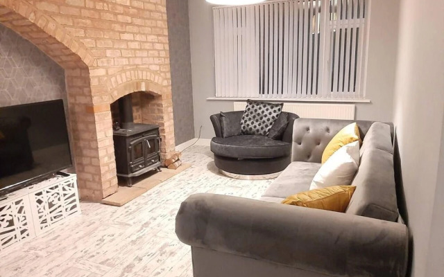 Beautiful Modern 3-bed House in Birmingham