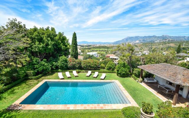20000 - A Real Oasis In Colonial Style