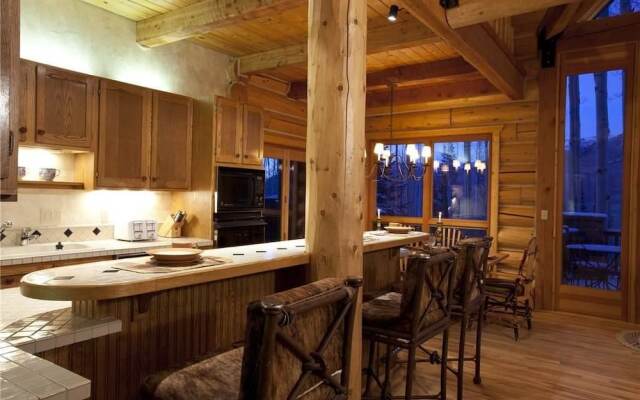Snowdrift Cabin