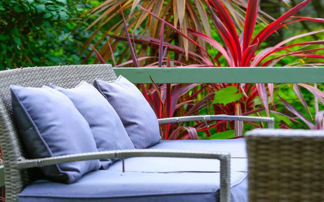 Que Sera - carefree stay near Gibraltar Resort