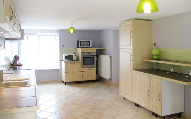 Holiday Home La Piscine - LEN400