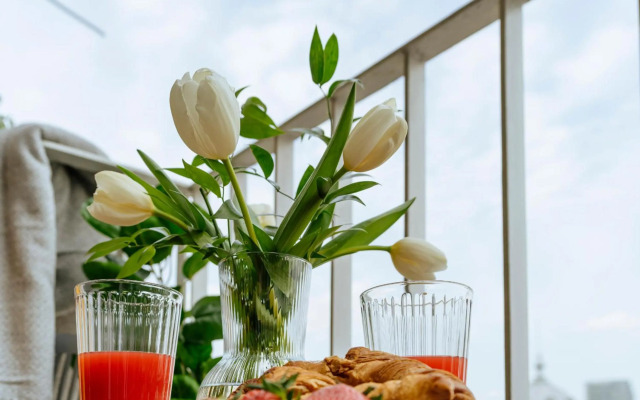 Sunny 2BR Flat - Top Location - Amazing Balcony