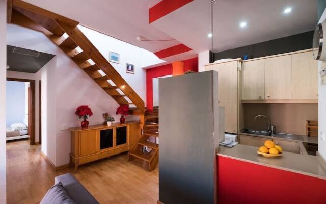 Duplex Penthouse 6 Pax Las Ramblas(Barcelona)