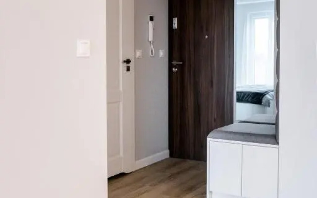 Lake View apartment-free parking