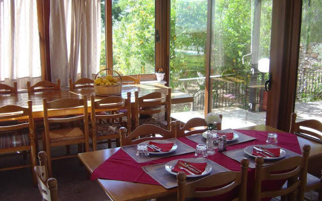 Porto Lourbas Hotel