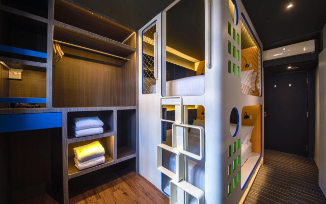 CUBE Family Boutique Capsule Hotel