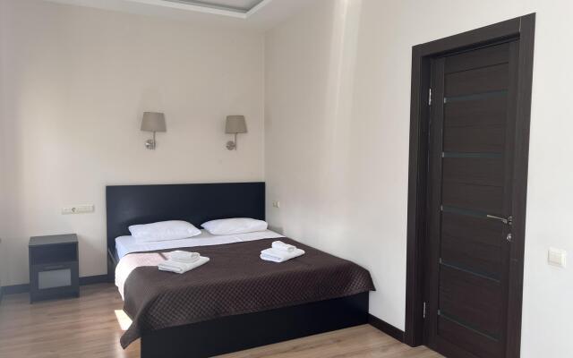 Vverh Guesthouse