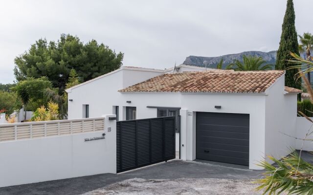 Comfortable Villa in Calpe With Pool, Terrace & Garden