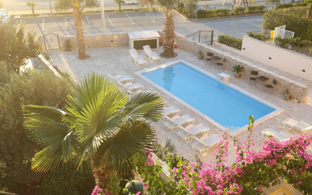 Mladen - Family Friendly & Amazing Location - A3