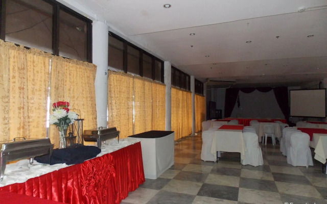 Regatta Residence Hotel