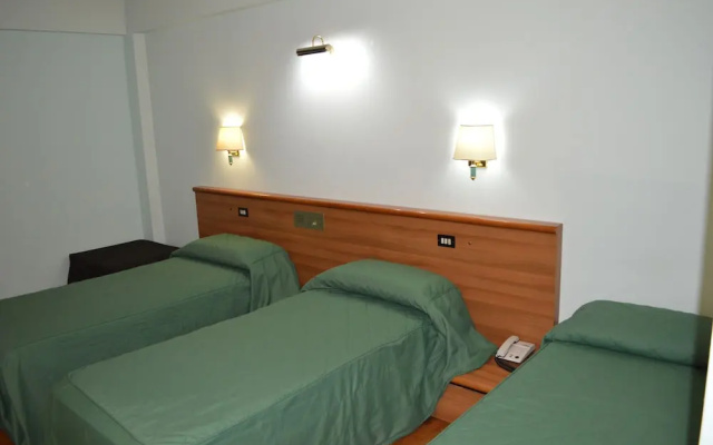 Canadian Hotel
