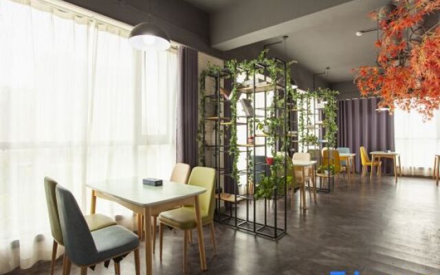 Magpie Art Hotel