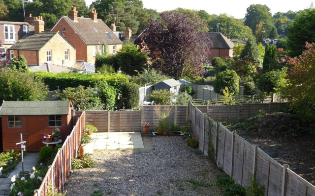 Sunninghill Apartment