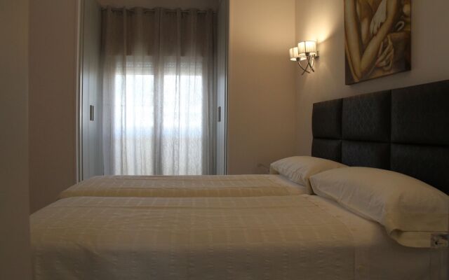 Spectacular Apartment in Puerto Marina, Next to the Beach,