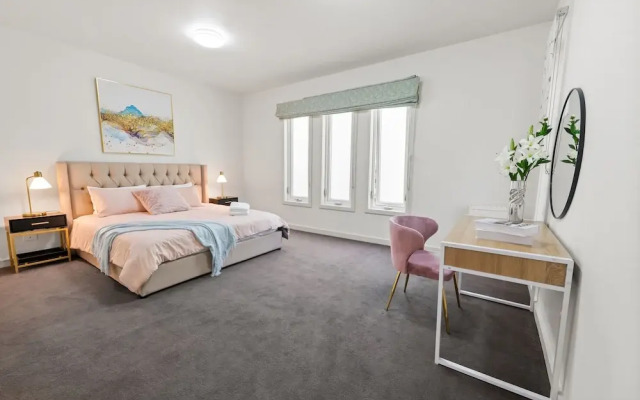 Canterbury Villa 7BRM for Big Group