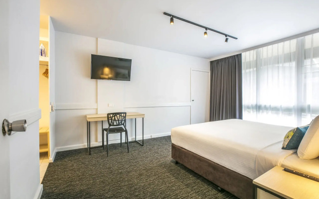 Nightcap at Matthew Flinders Hotel