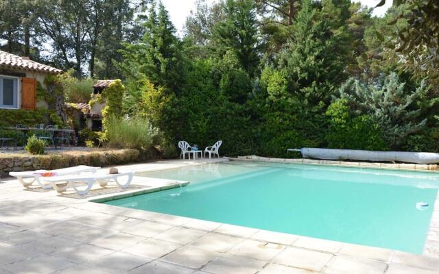 Pretty Holiday Home in Tourtour France Near Lake St. Croix