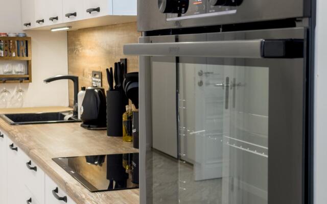 Daris apartment on Alyabyeva street 1