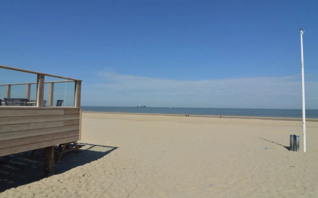 Spacious Apartment in Nieuwvliet near Sea