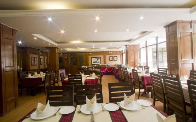 OYO 1492 Hotel Broadway Inn