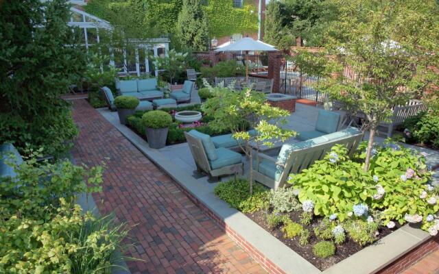 Vanderbilt, Auberge Collection