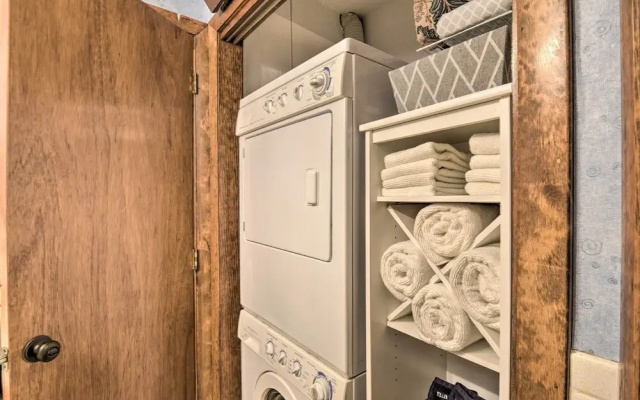 Glen Condo w/ Mountain Views: Walk to Story Land