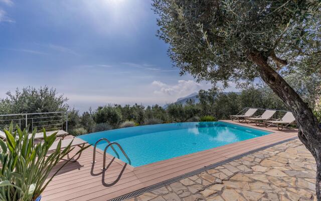 Villa Chez Pi With Heated Pool