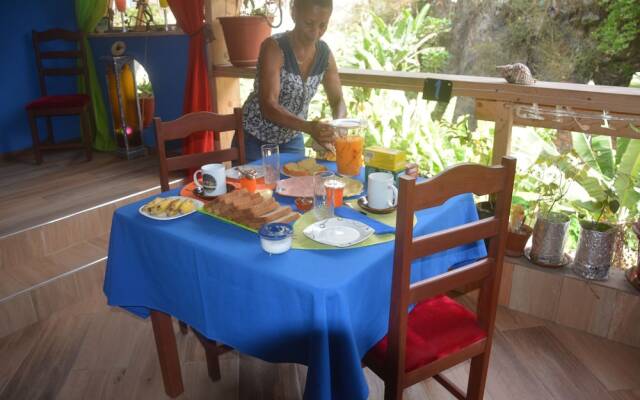 Chez Hujo