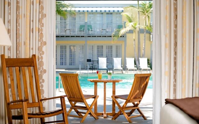 The Lafayette Hotel, Swim Club & Bungalows