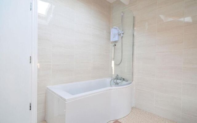 Brightwater Apartment for up to 6 Guests