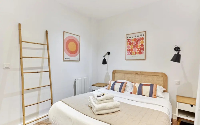 Apartment 2 Bedrooms Center of Paris