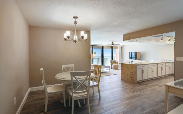 Trillium 4C Beach Front With Private Balcony/updated/pool!