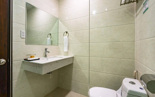 Collection O Emerald Luxury Apartment - Near SECC