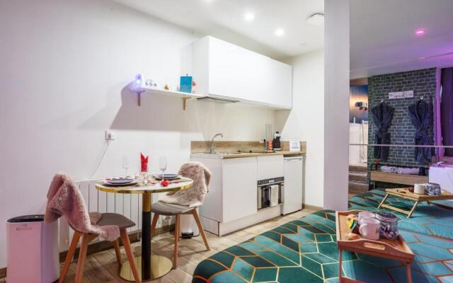 Eden SPA Et Cinema (Adults Only)