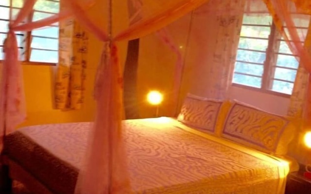 Villa Dora and Holly