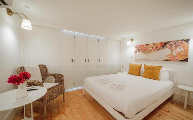 Historic & Sunny Mezzanine Bolhão