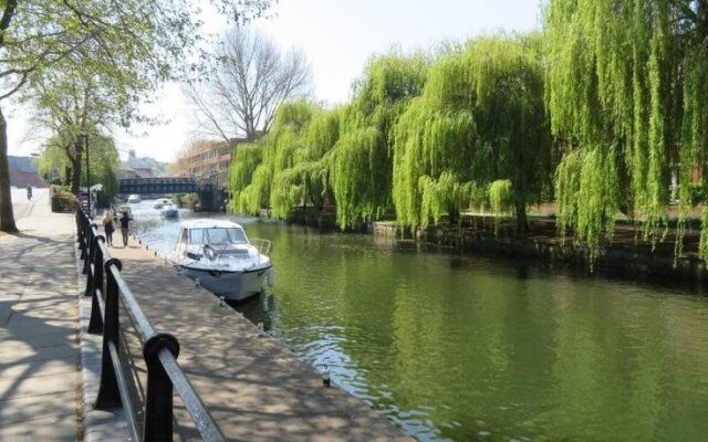 Riverside Hotel Bed and Breakfast