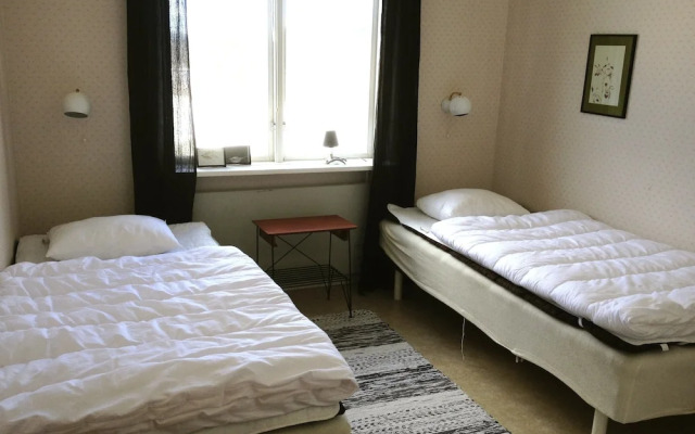 Stora Björnstugan in Laisvallby