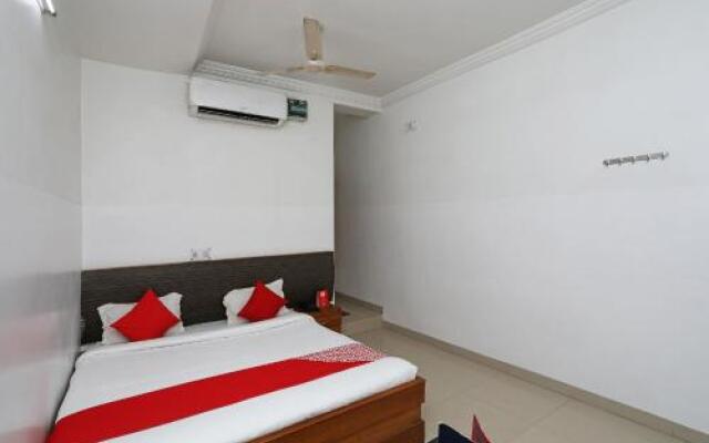 Oyo 28095 Hotel Yuvraj