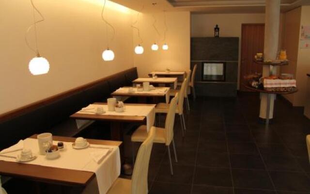 Garni - Hotel Am Burghuegel