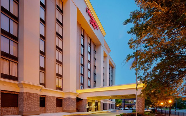 Hampton Inn Louisville Downtown