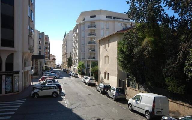 Three Bedroom Carlton Cannes