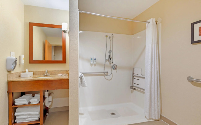 Comfort Suites Oxford I-20 exit 188