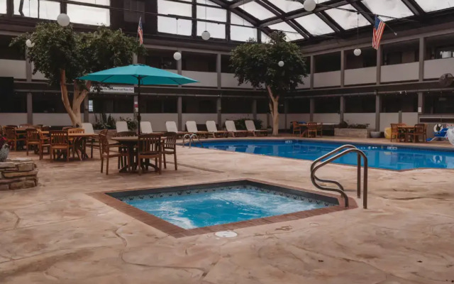 AmericInn by Wyndham Appleton Downtown