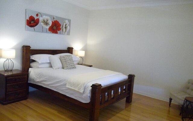 Auburn Vineyard Retreat